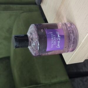 VS 1pc LOVE  SPELL body wash